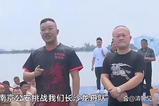 克拉滕伯格：克洛普曾在赛前到更衣室盯了我30秒，他很奇怪